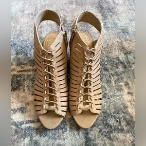 Vince Camuto Evalan size 9M